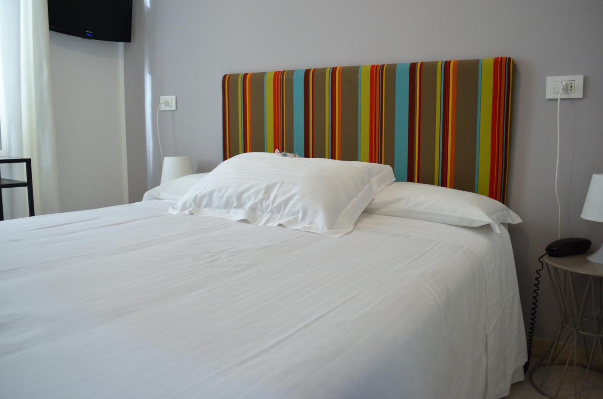 Hotel Spot Вараце Стая снимка