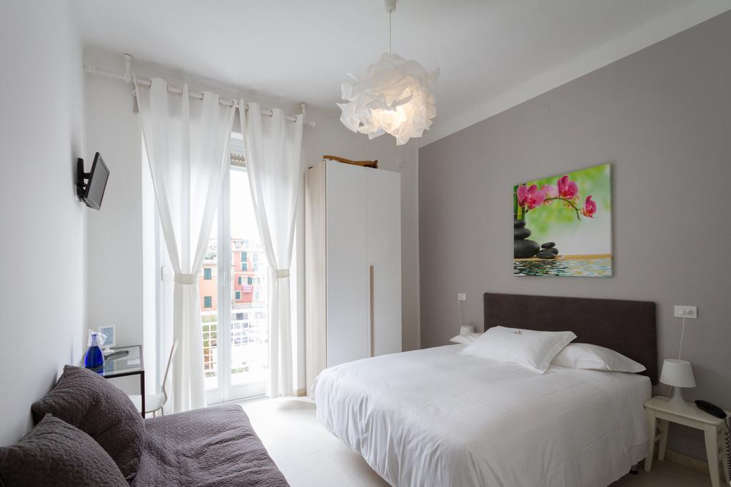 Hotel Spot Вараце Екстериор снимка