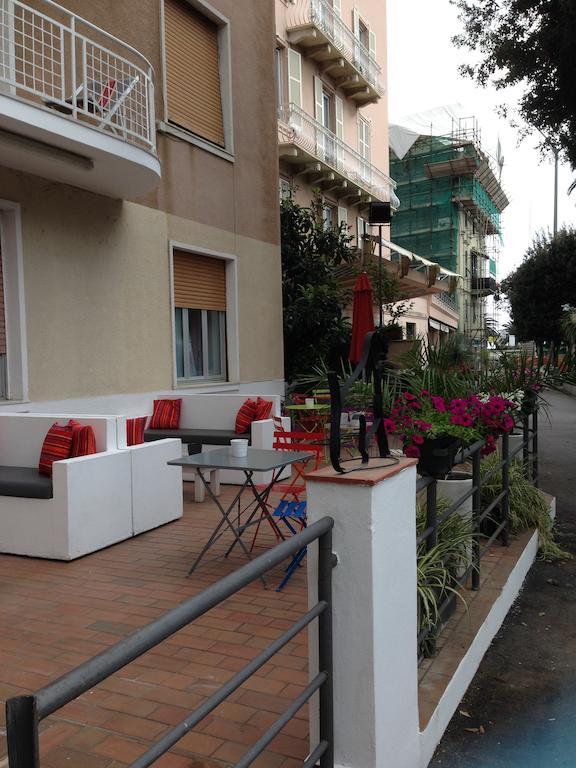Hotel Spot Вараце Екстериор снимка