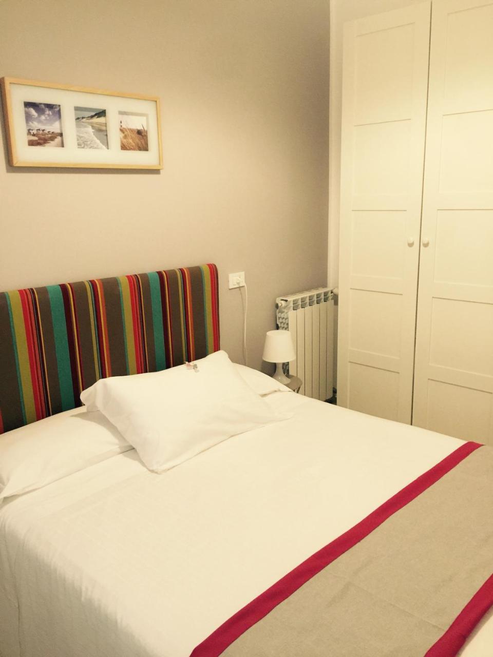 Hotel Spot Вараце Екстериор снимка