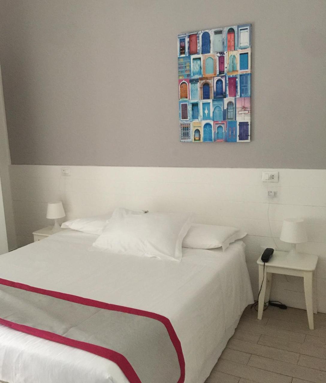 Hotel Spot Вараце Екстериор снимка