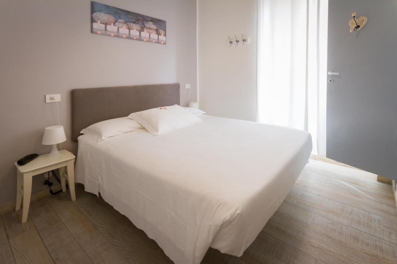 Hotel Spot Вараце Екстериор снимка