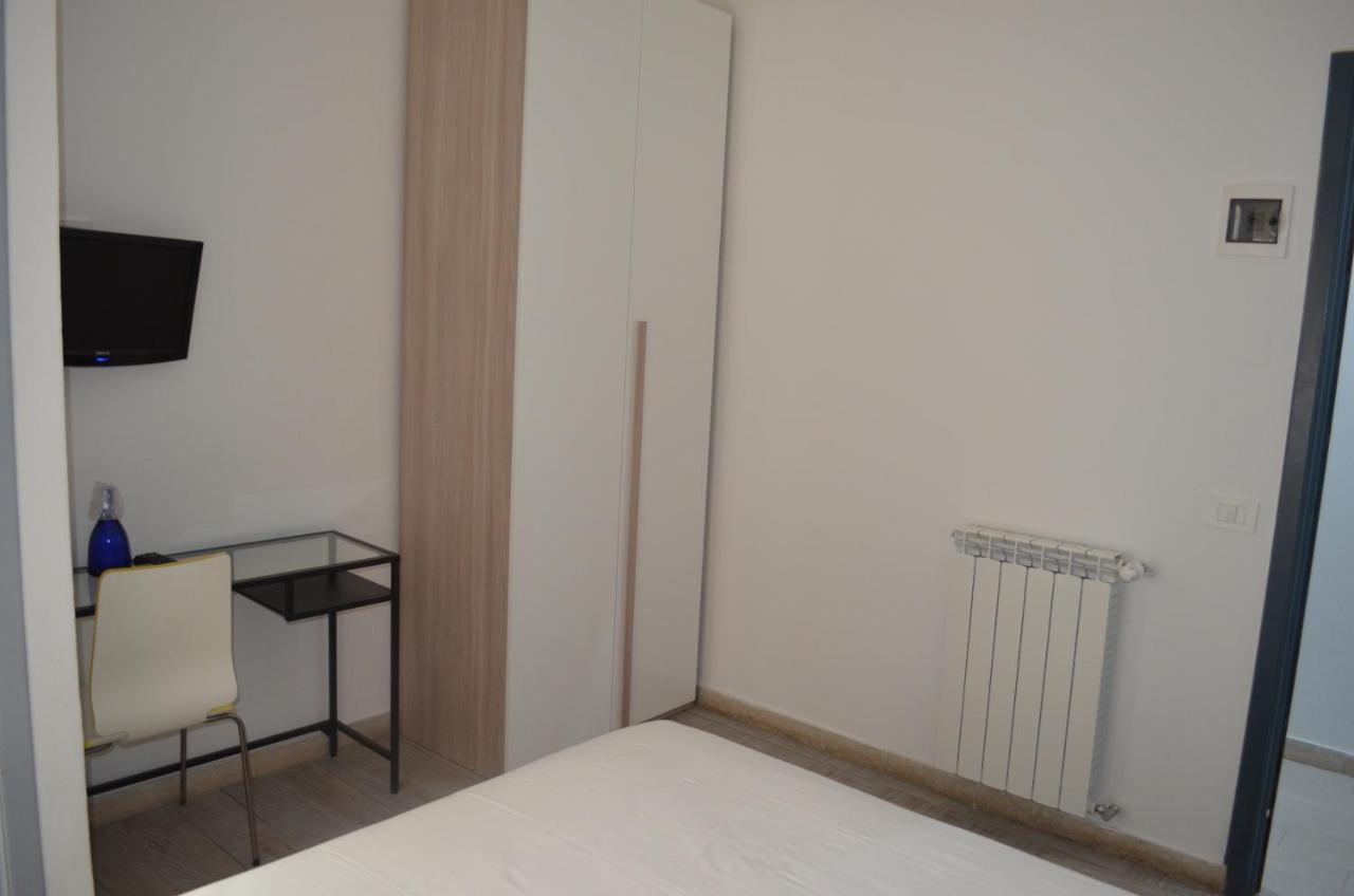 Hotel Spot Вараце Екстериор снимка